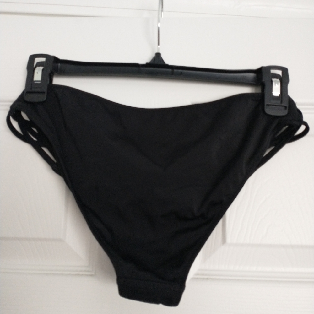 Shade & Shore Black Bikini Swim Set - Picture 7 of 7